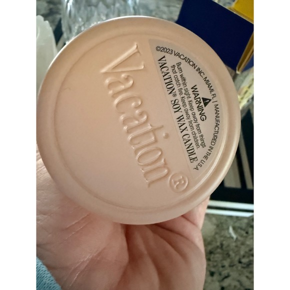 Vacation Lobby Scented Candle High Ceiling Resort Fresh Cut Flowers Sea Breeze - Picture 6 of 8